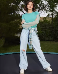 AE Strigid Curvy Super High-Waisted Ripped Baggy Straight Jean